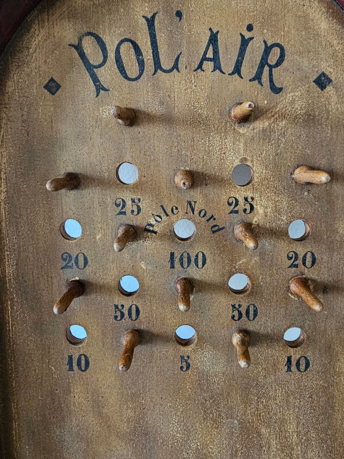 Vanha ranskalainen vintagepeli Pol Air, liiketilan sisustus vintage helsinki