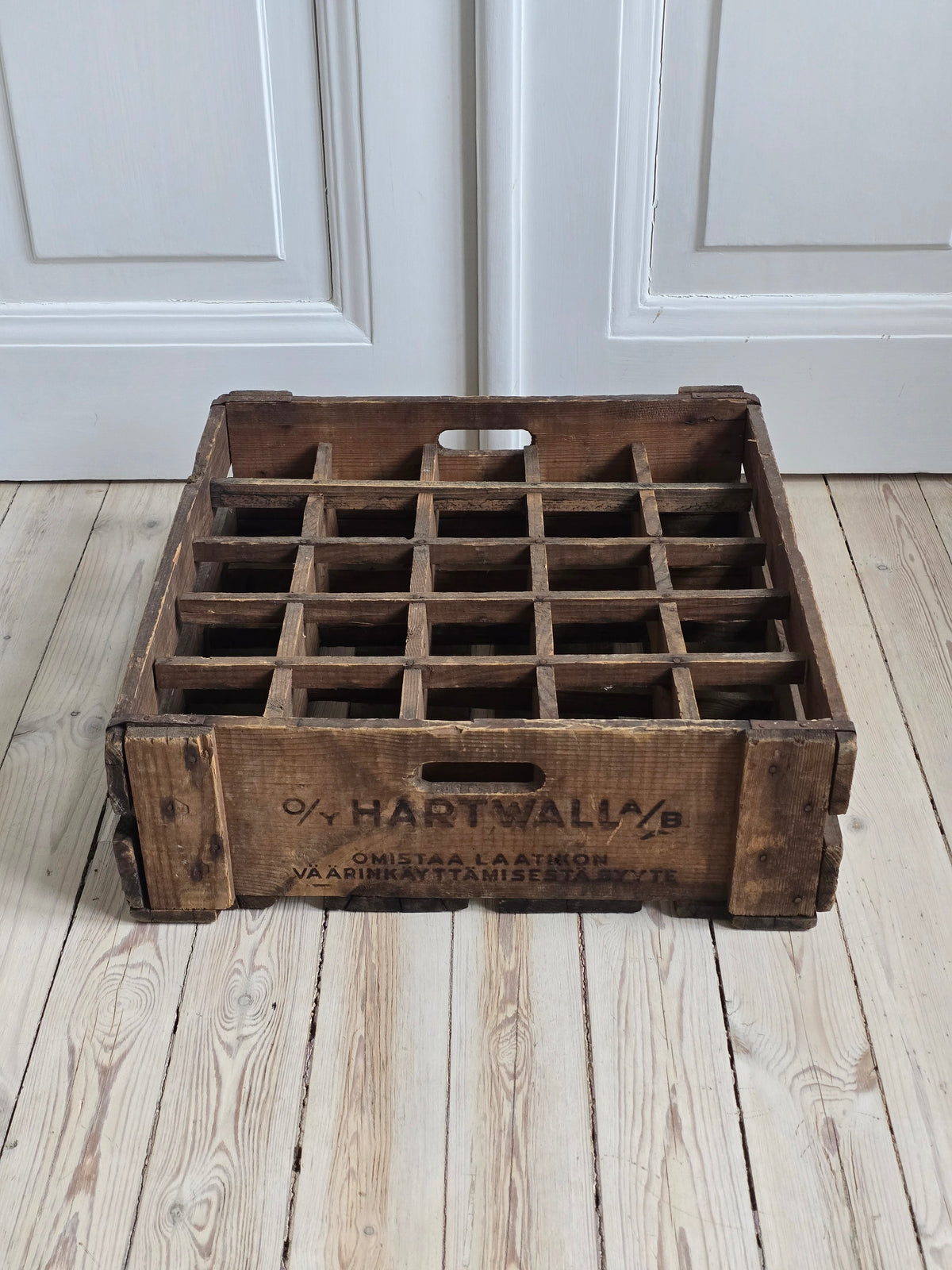 Oy Hartwall A/B vanha puinen vintage pullokori