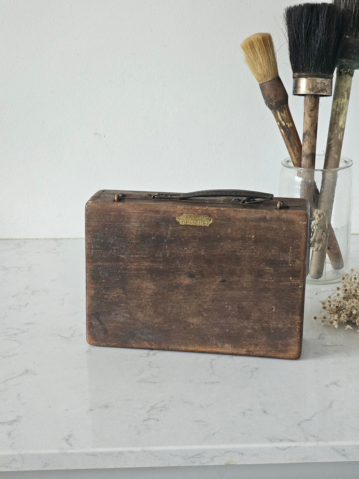 Vanhat antiikki maalarin välineet, vintage Helsinki