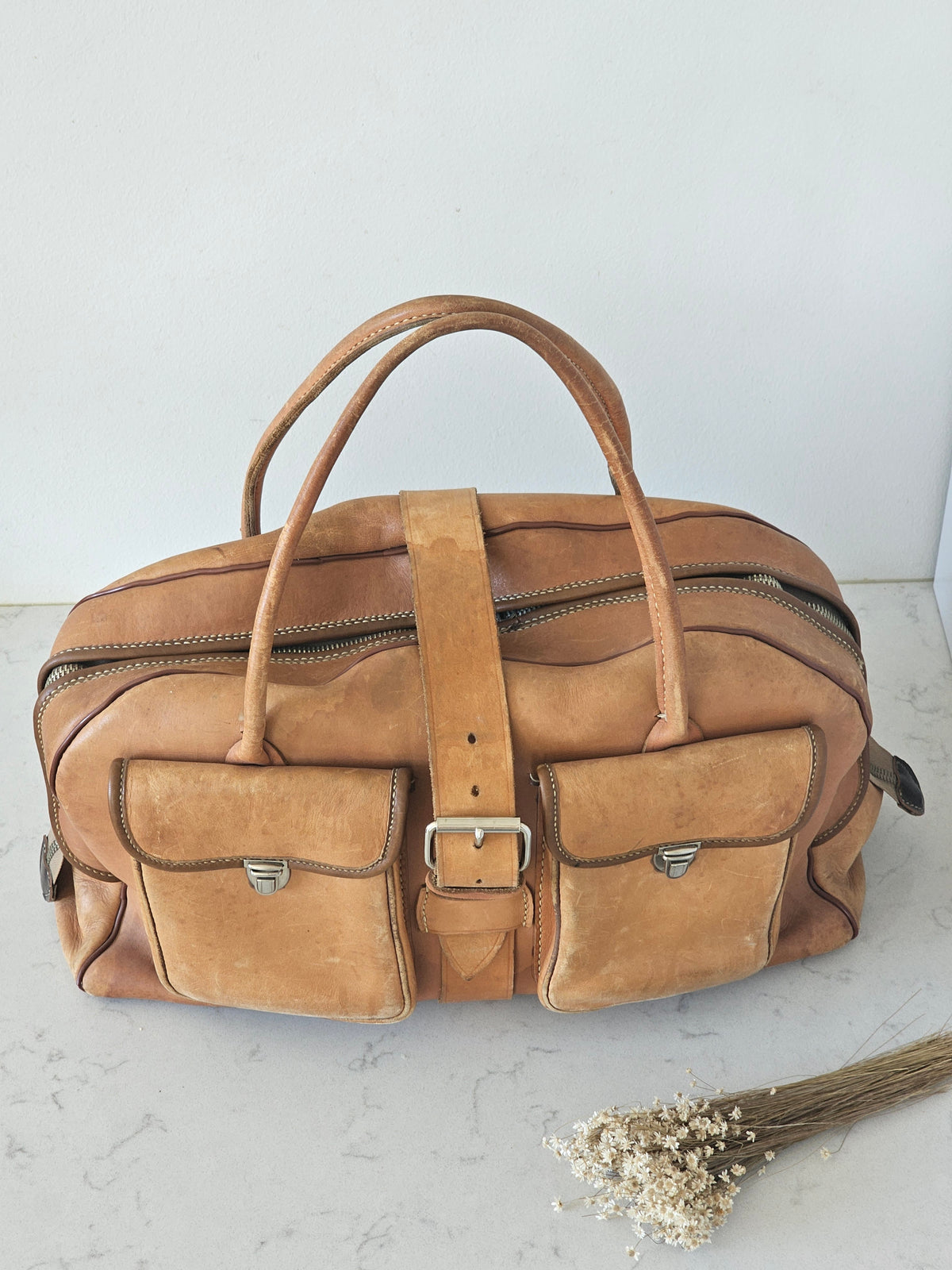 Nahkainen vintagelaukku weekend bag