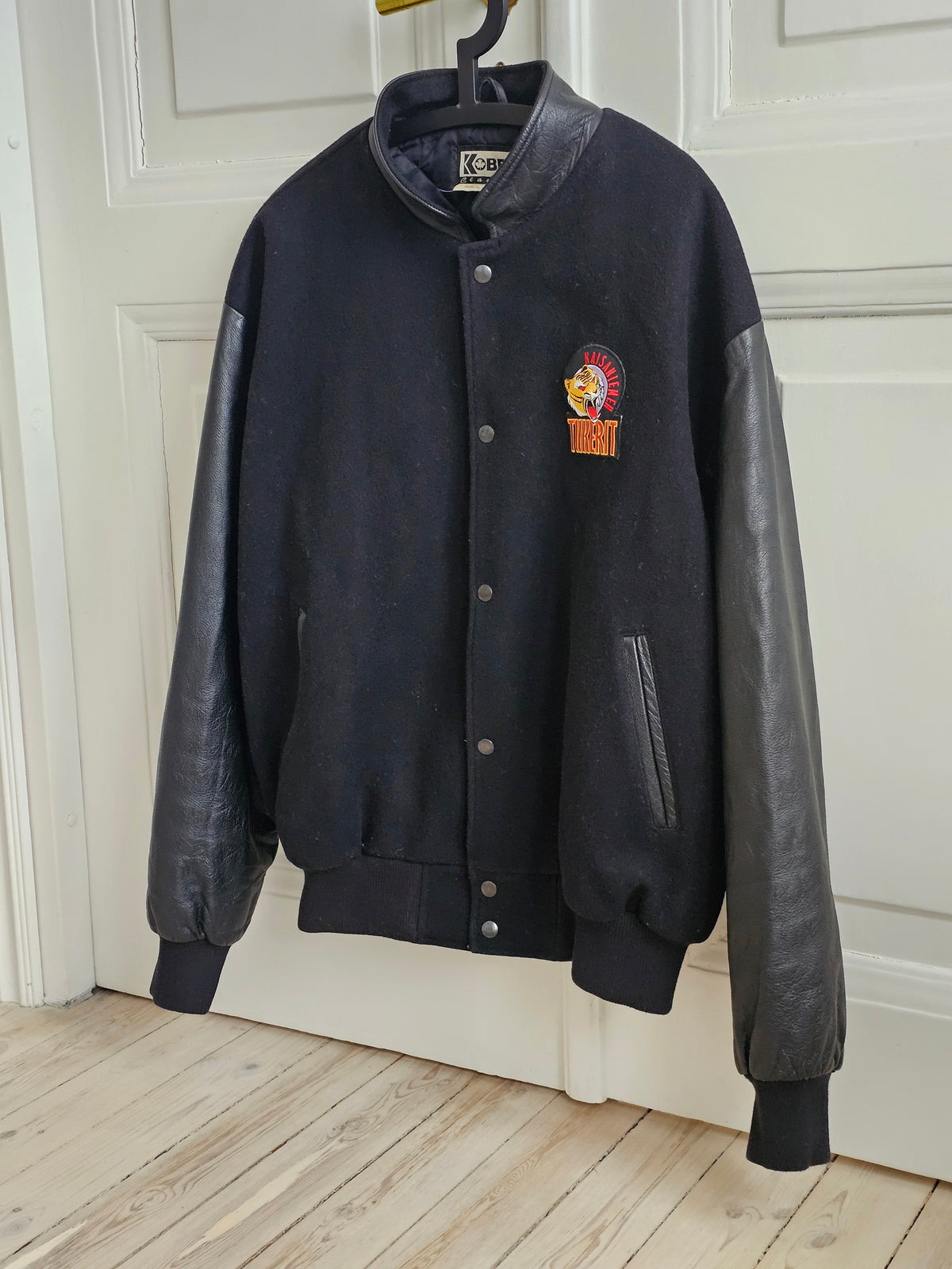 Kaisaniemen Tiikerit varsity takki