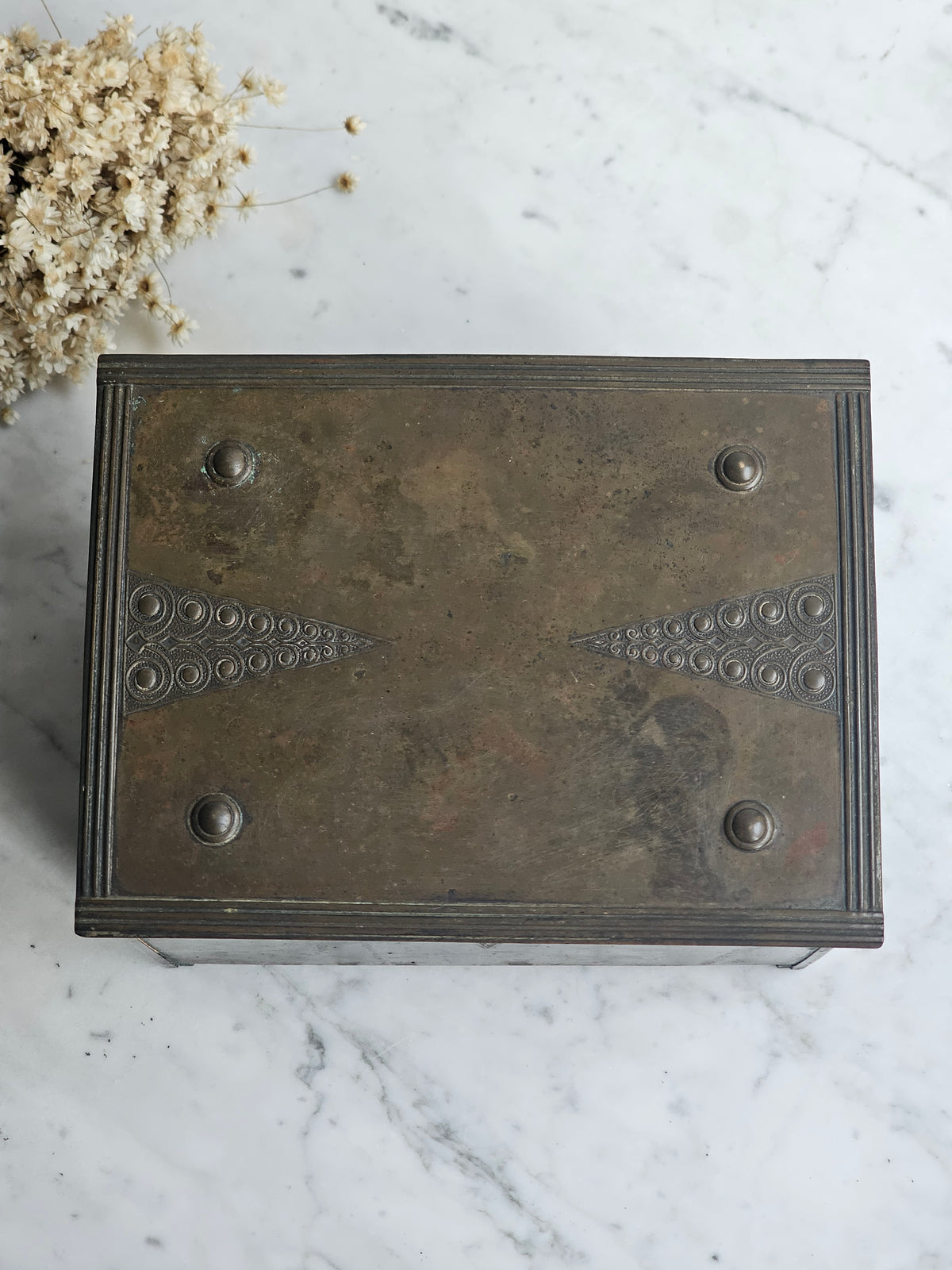 Art Nouveau metallilaatikko 1900-luvun alku