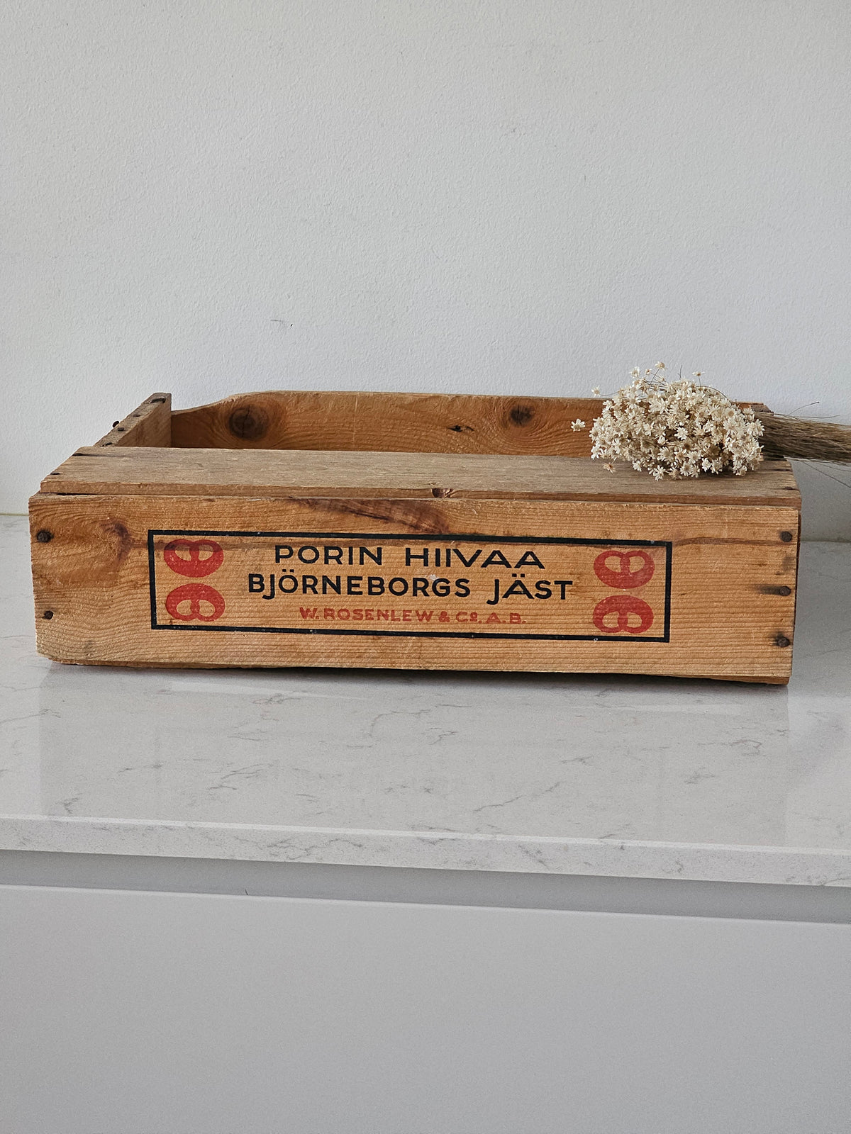 Vanha puulaatikko Porin Hiivaa